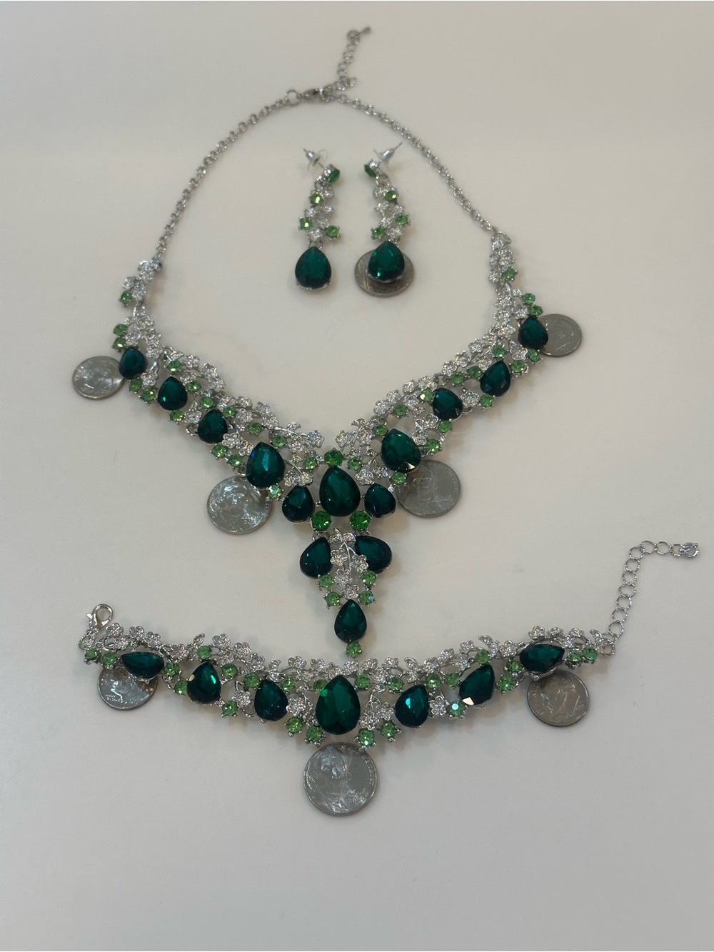 Elegant 3 Piece Emerald Green & Rhinestone Statement Jewelry Set - Picture 9 of 13